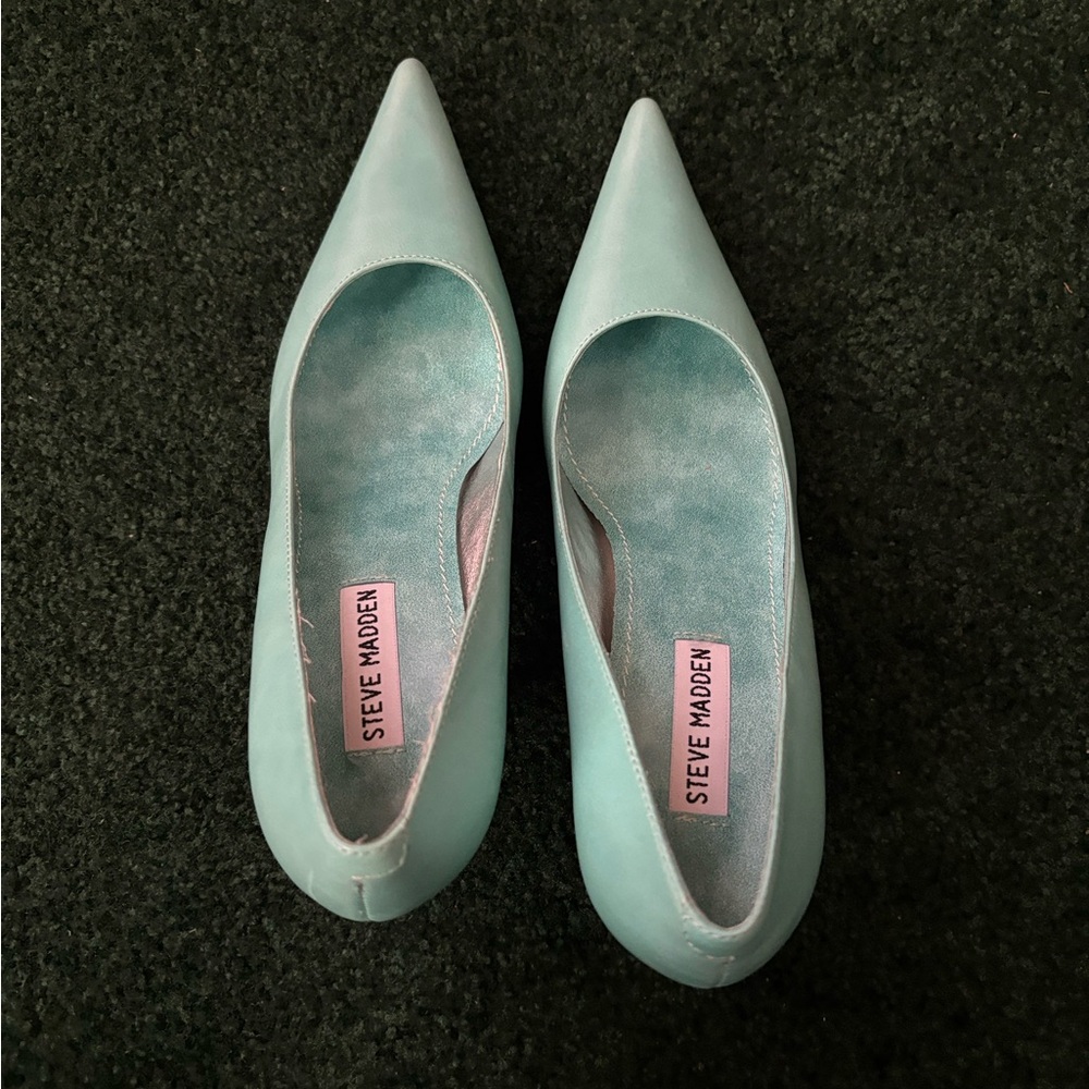 Steve Madden Blue Pointed-Toe Pumps